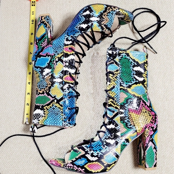 NWOT Snakeskin Print Lace-Up Open Toe Chunky Heel Sandal Boots EU 42 (US 10) - Picture 9 of 10